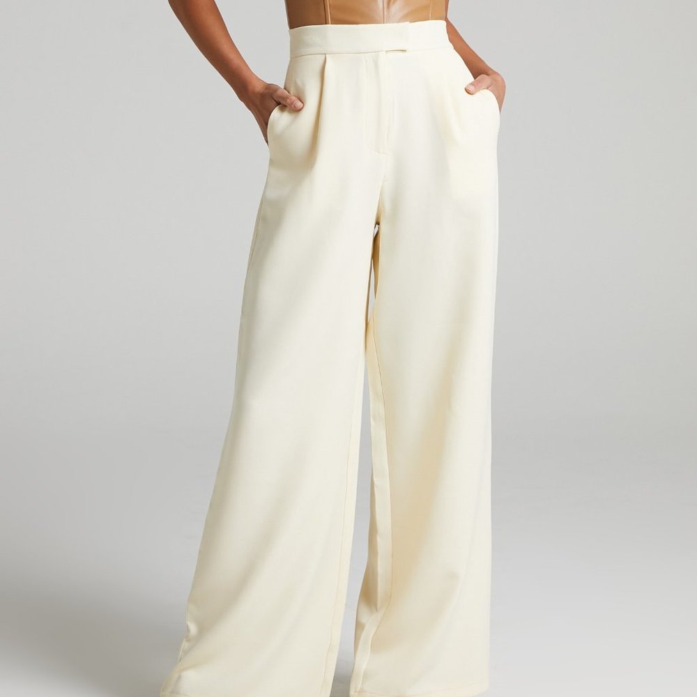 CAROLINE TAILORED PANTS IN OFF WHITE